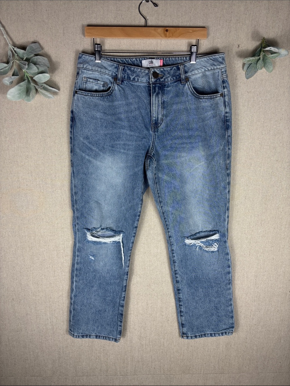 Cabi > Light Wash Distressed Knee Mom Jeans 10